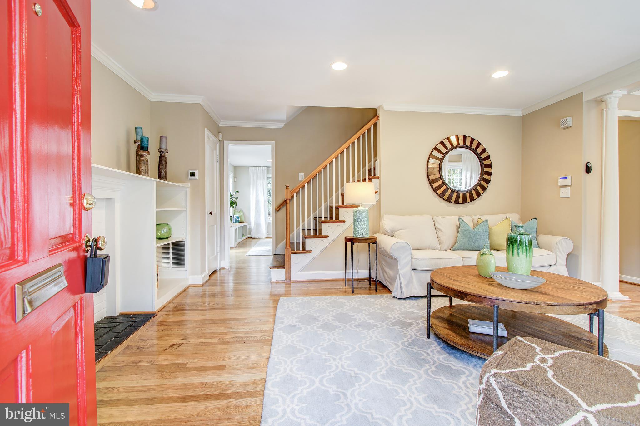 9909 Cherry Tree Lane Silver Spring, MD 20901 - Photo 5 of 45 Sweeping Entry