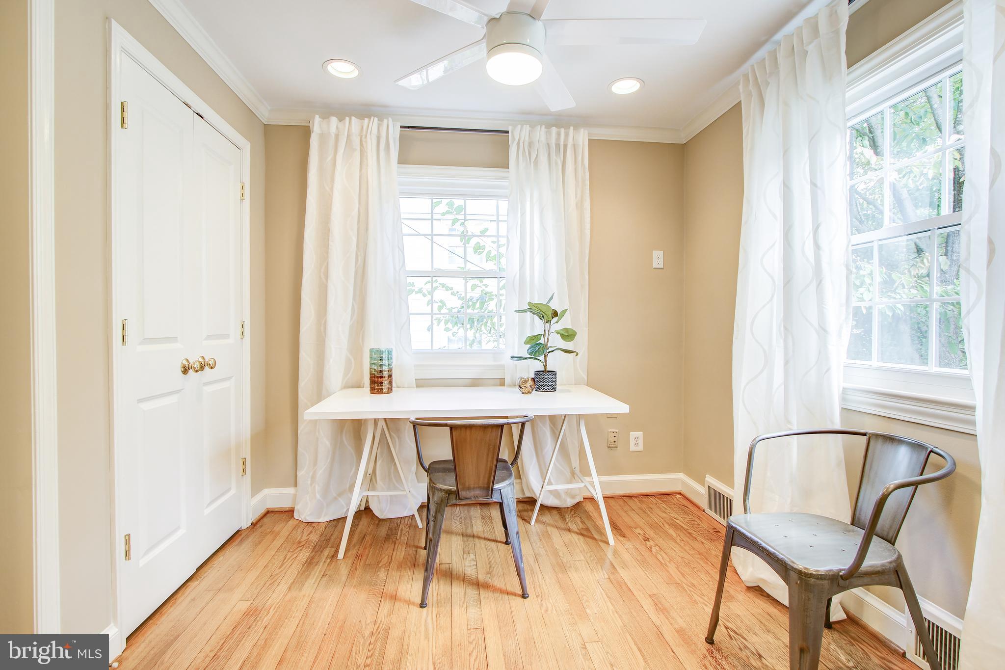 9909 Cherry Tree Lane Silver Spring, MD 20901 - Photo 9 of 45 Area for Dining or Den!