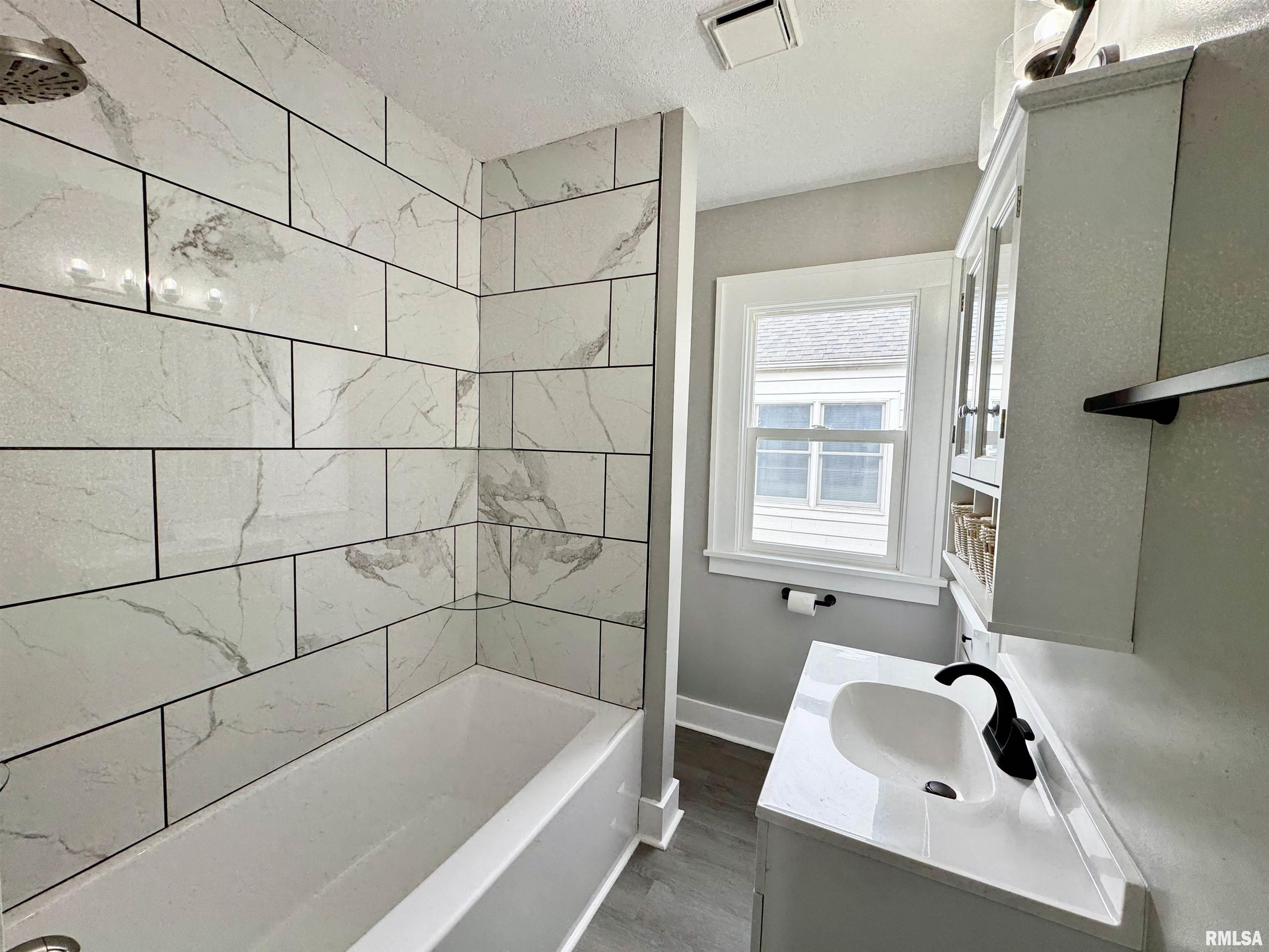 2315 5th Street Moline, IL 61265 - Photo 11 of 19