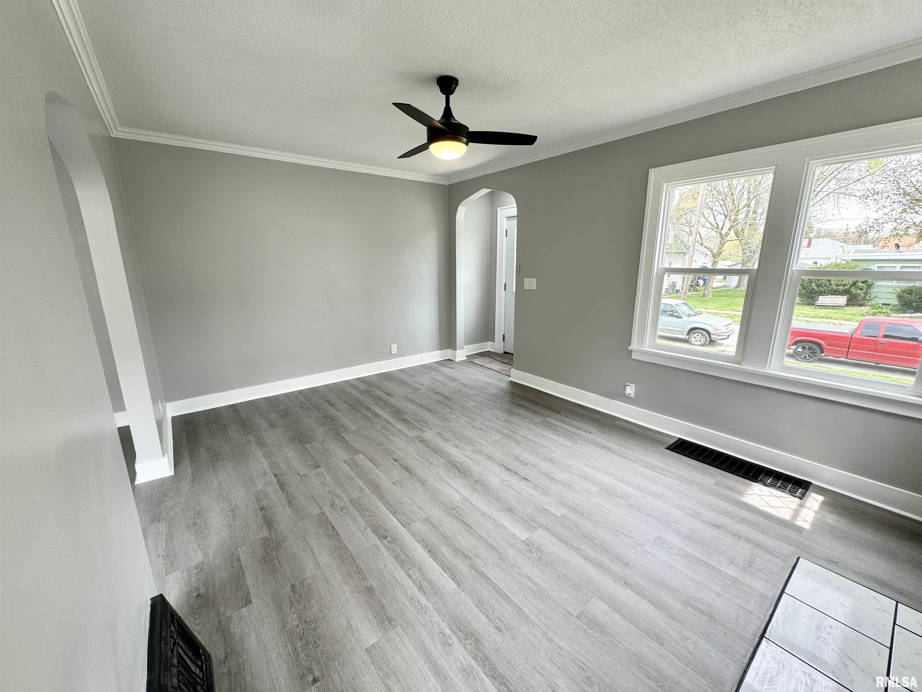 2315 5th Street Moline, IL 61265 - Photo 3 of 19