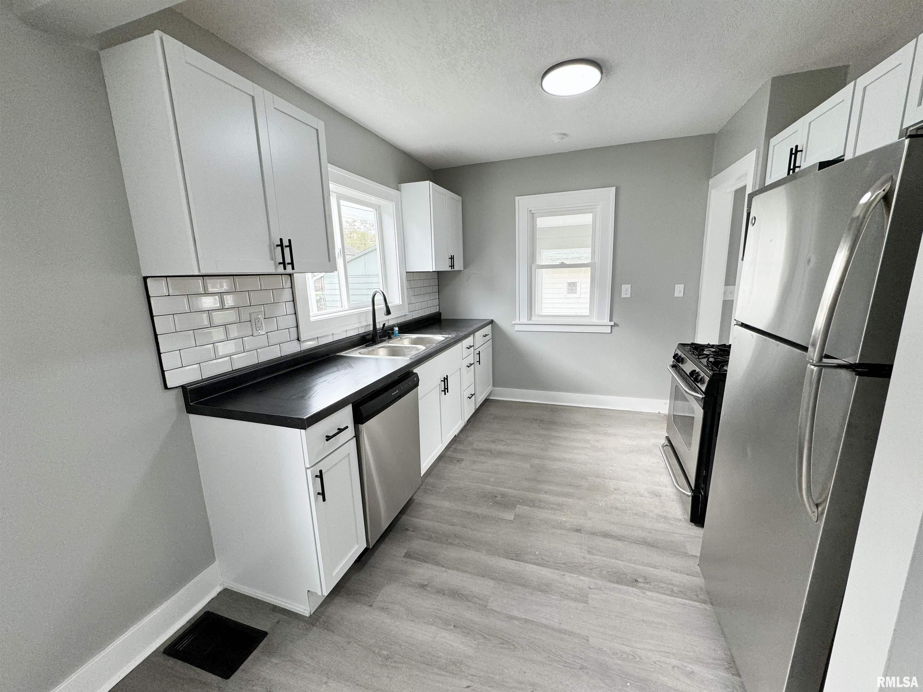 2315 5th Street Moline, IL 61265 - Photo 5 of 19