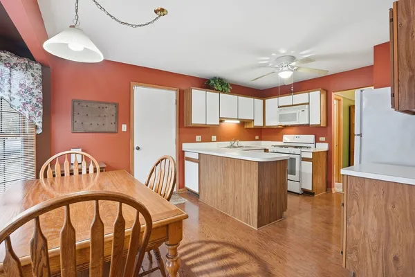 $279,000 | 9867 Cambridge Drive, Unit B, Mokena, IL 60448