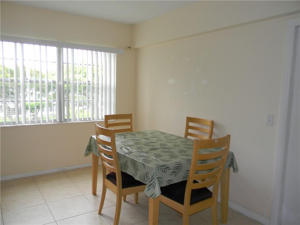 336 Mansfield H, Unit 336 Boca Raton, FL 33434 - Photo 6 of 25 Photo 6