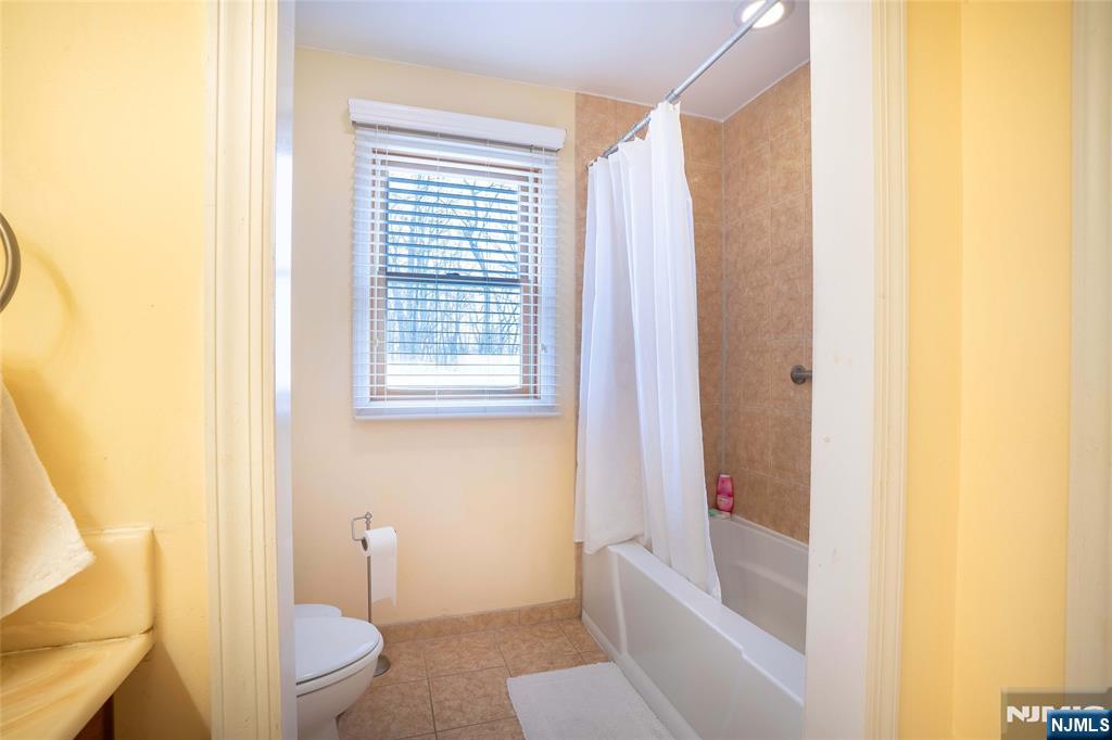 2 Lilac Road Lake Hopatcong, NJ 07849 - Photo 11 of 21