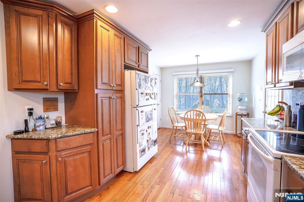 2 Lilac Road Lake Hopatcong, NJ 07849 - Photo 4 of 21