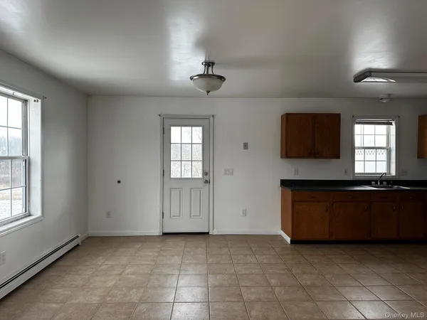 $2,600 | 376 Highway 32, Newburgh, NY 12550