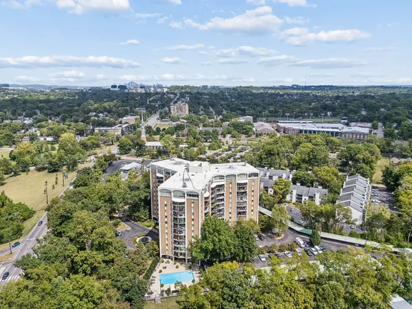 $3,300 | 4215 Harding Pike, Unit 711, Nashville, TN 37205