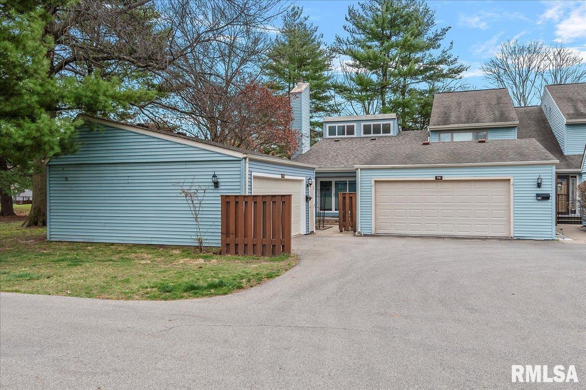 69 Country Place Springfield, IL 62703 - Photo 1 of 46