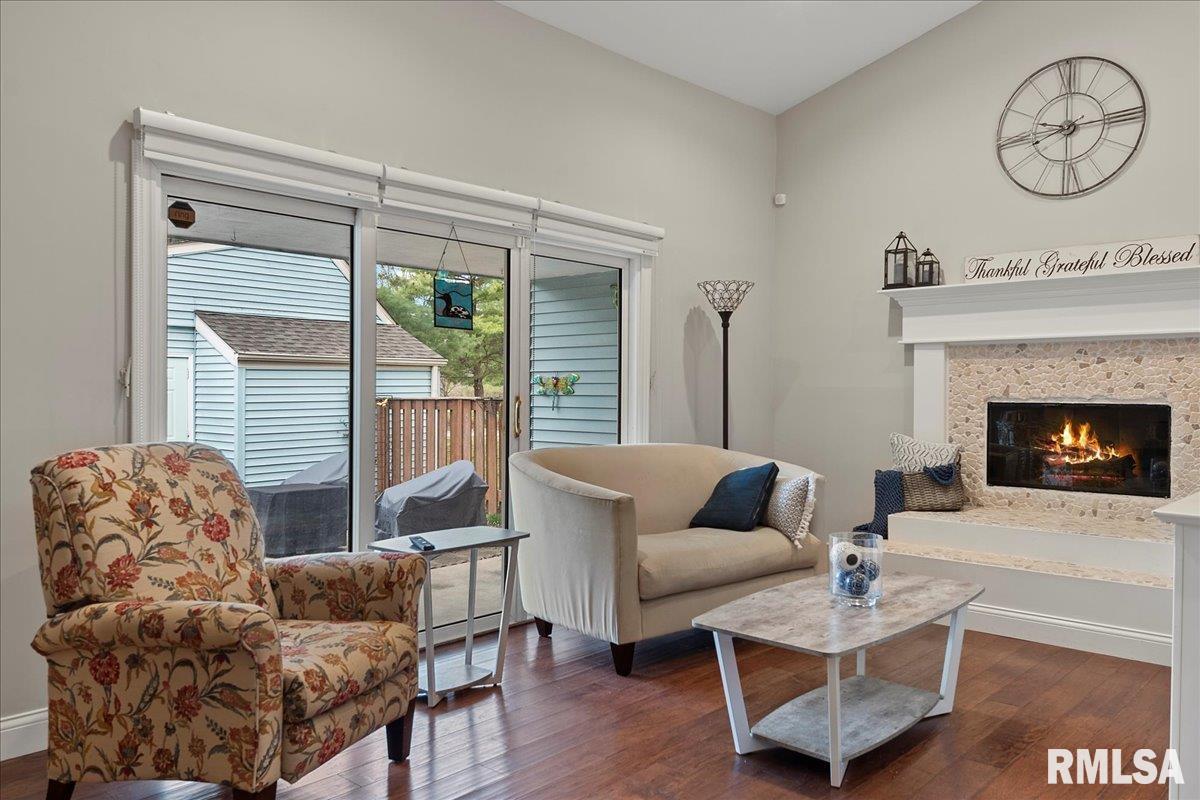 69 Country Place Springfield, IL 62703 - Photo 8 of 46