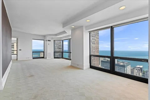 $1,175,000 | 100 East Huron Street, Unit 4703, Chicago, IL 60611