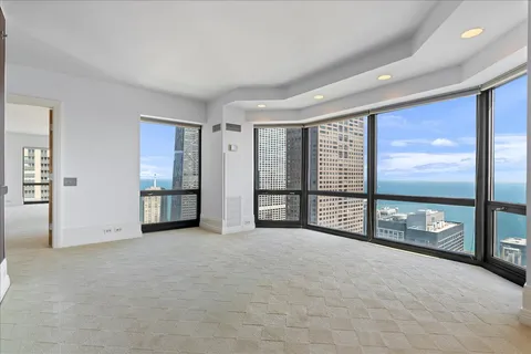 $1,175,000 | 100 East Huron Street, Unit 4703, Chicago, IL 60611