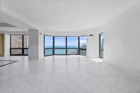 $1,175,000 | 100 East Huron Street, Unit 4703, Chicago, IL 60611