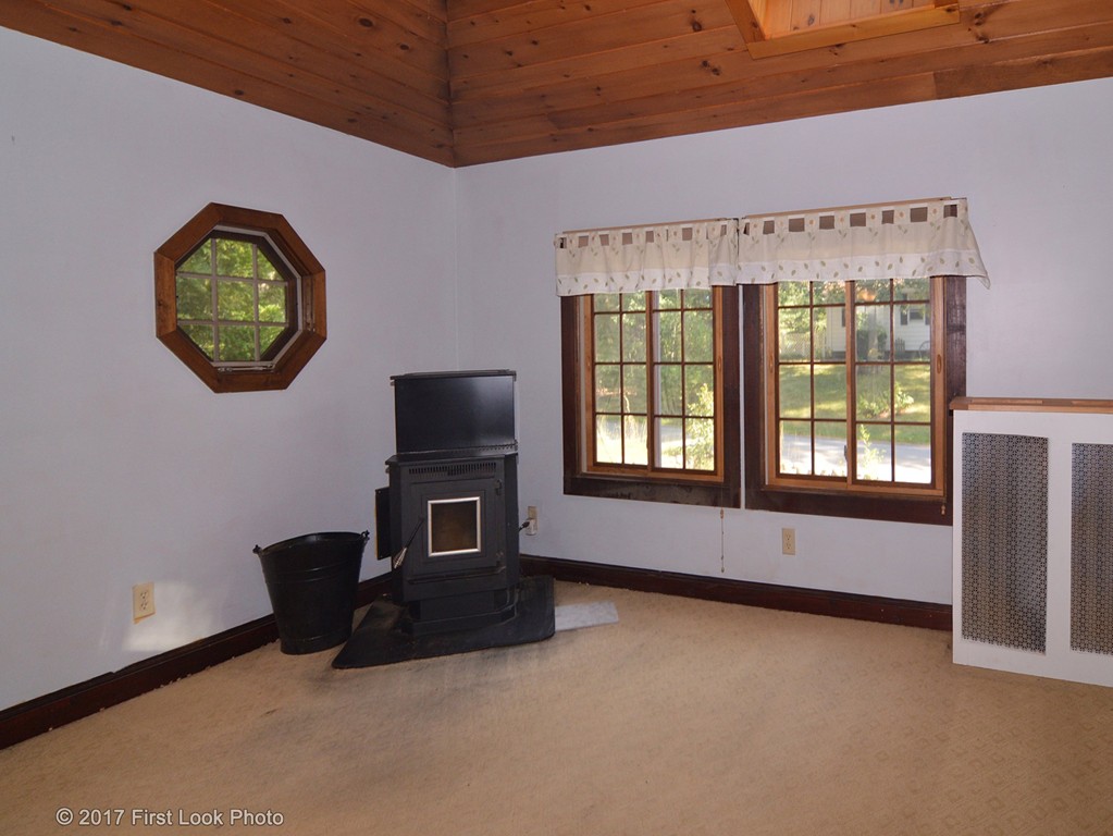 84 Spring Street Foxboro, MA 02035 - Photo 5 of 30 Gallery Image 5