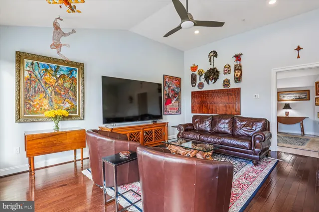 $1,550,000 | 10890 Symphony Park Drive, North Bethesda, MD 20852