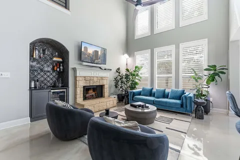 $724,900 | 5000 Mission Oaks Boulevard, Unit 30, Austin, TX 78735