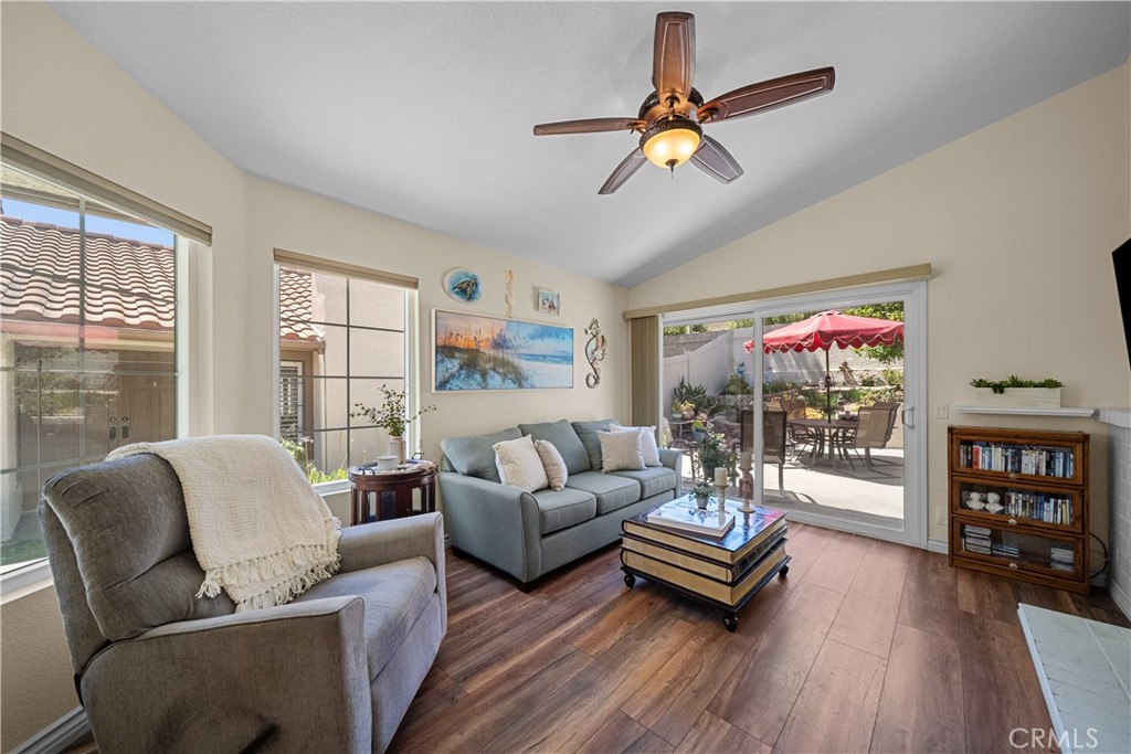 757 Congressional Road Simi Valley, CA 93065 - Photo 3 of 28