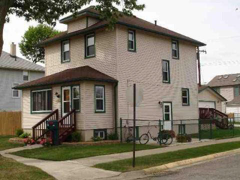 102 Roehrig Street Trenton, MI 48183 - Photo 2 of 9 589232-1.JPG