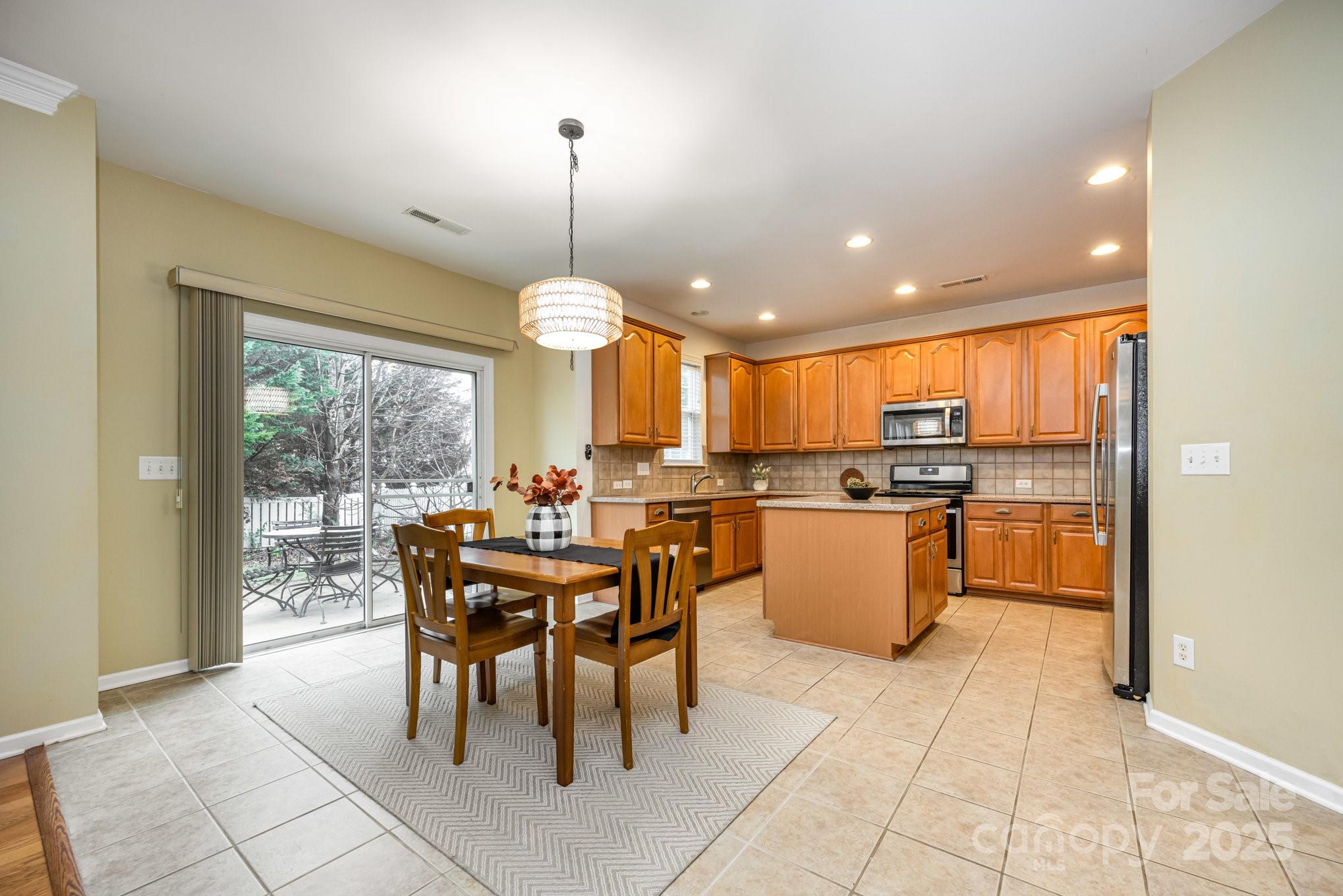 5810 Cactus Valley Road Charlotte, NC 28277 - Photo 8 of 36