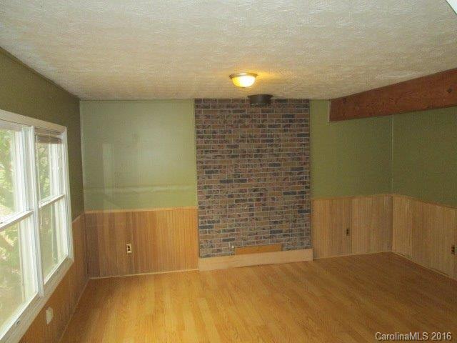 84 Chambers View Drive Clyde, NC 28721 - Photo 3 of 23