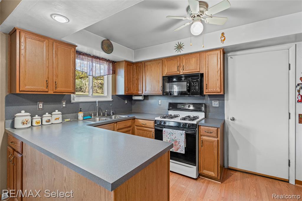 550 West Rose Center Road Holly, MI 48442 - Photo 12 of 31 Gallery Image 12