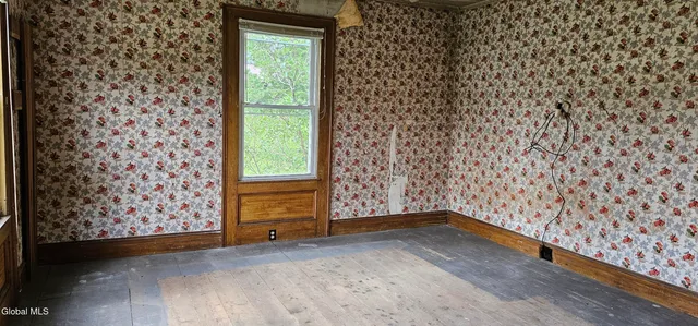 $125,000 | 150 County Road 112, Gloversville, NY 12078