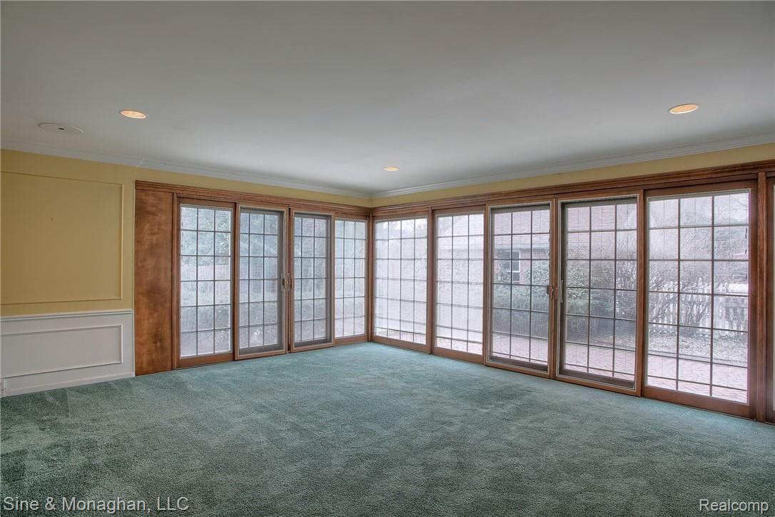 1022 Harvard Road Grosse Pointe, MI 48230 - Photo 16 of 36 20-Family Room 2nd View.jpg