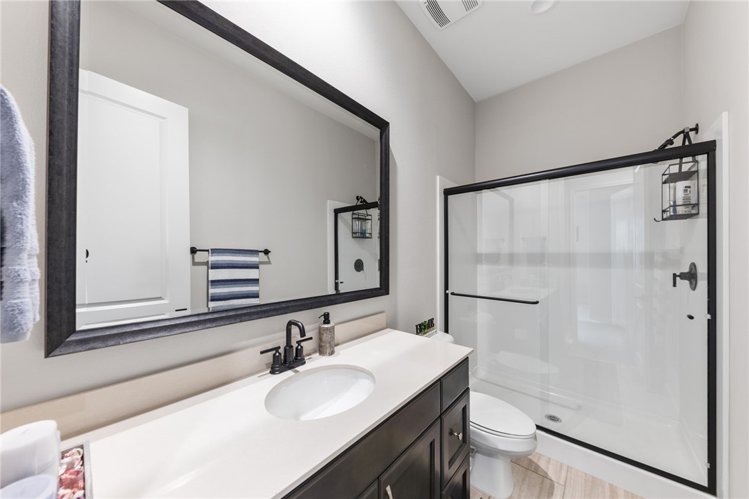 7631 Capstone Court Riverside, CA 92506 - Photo 24 of 39 Guest full bathroom 3