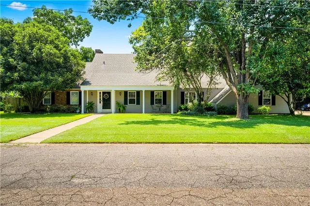 $350,000 | 906 Harling Lane, Natchitoches, LA 71457