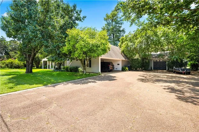 $350,000 | 906 Harling Lane, Natchitoches, LA 71457