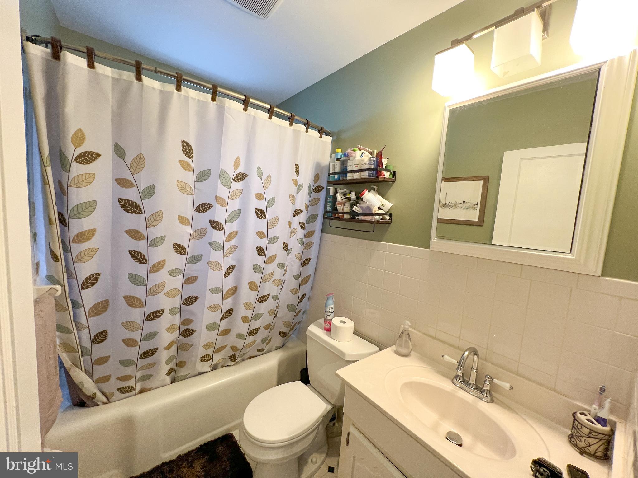 2605 Finch Street Silver Spring, MD 20902 - Photo 10 of 22 Full Bath (Upper Hallway)