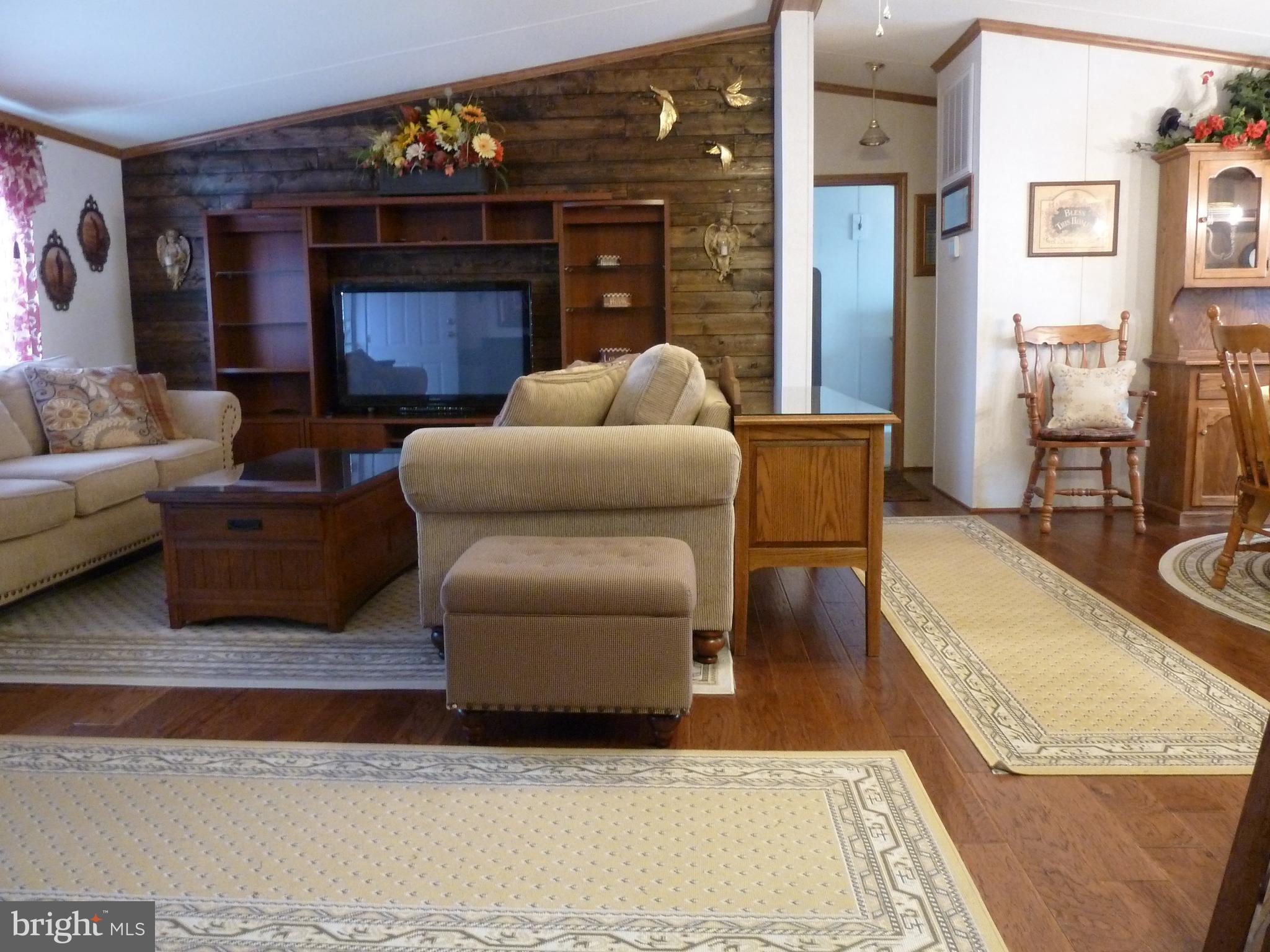 16902 Alcott Road Hagerstown, MD 21740 - Photo 17 of 43 Living Room
