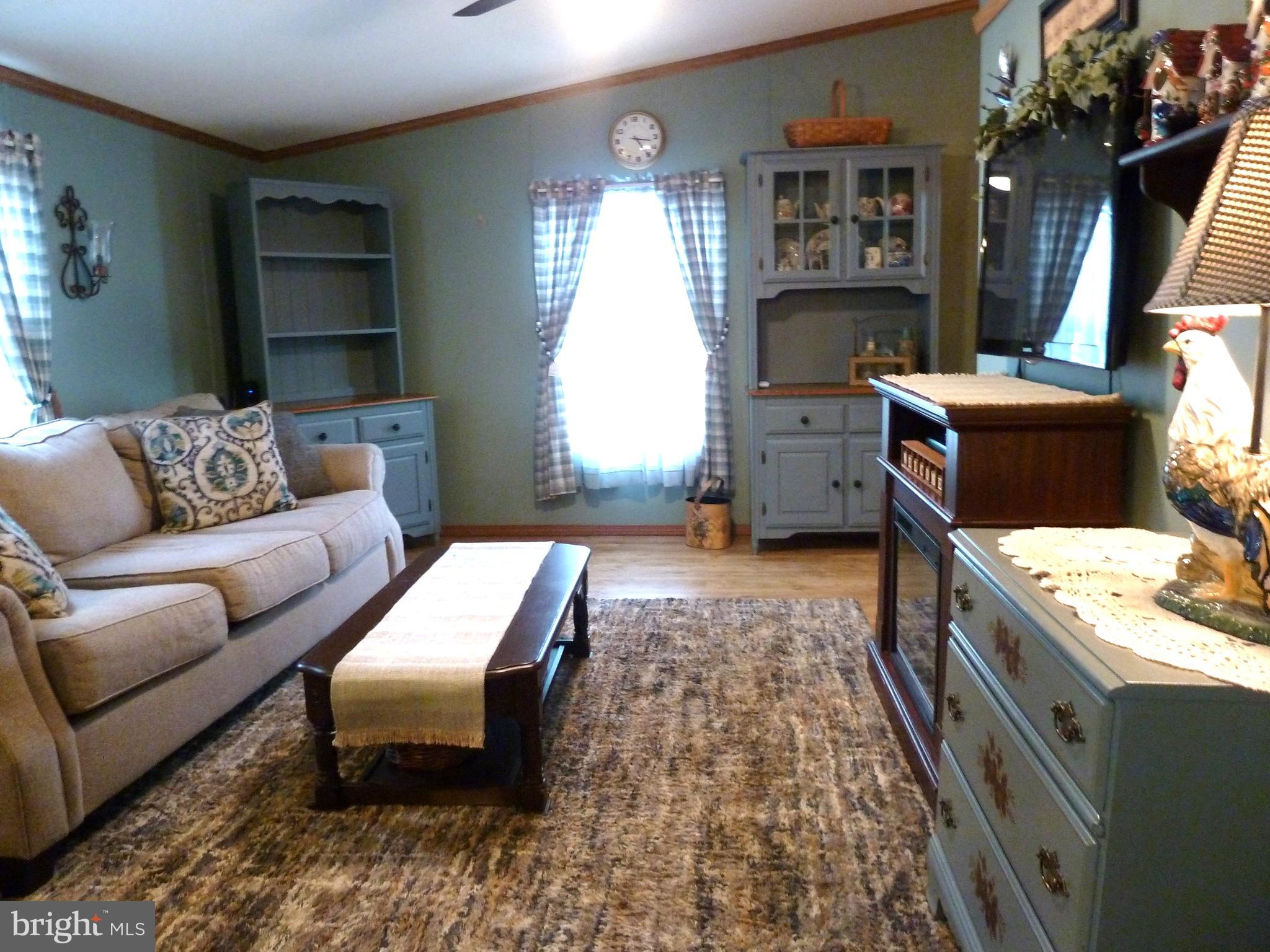 16902 Alcott Road Hagerstown, MD 21740 - Photo 22 of 43 Family Room