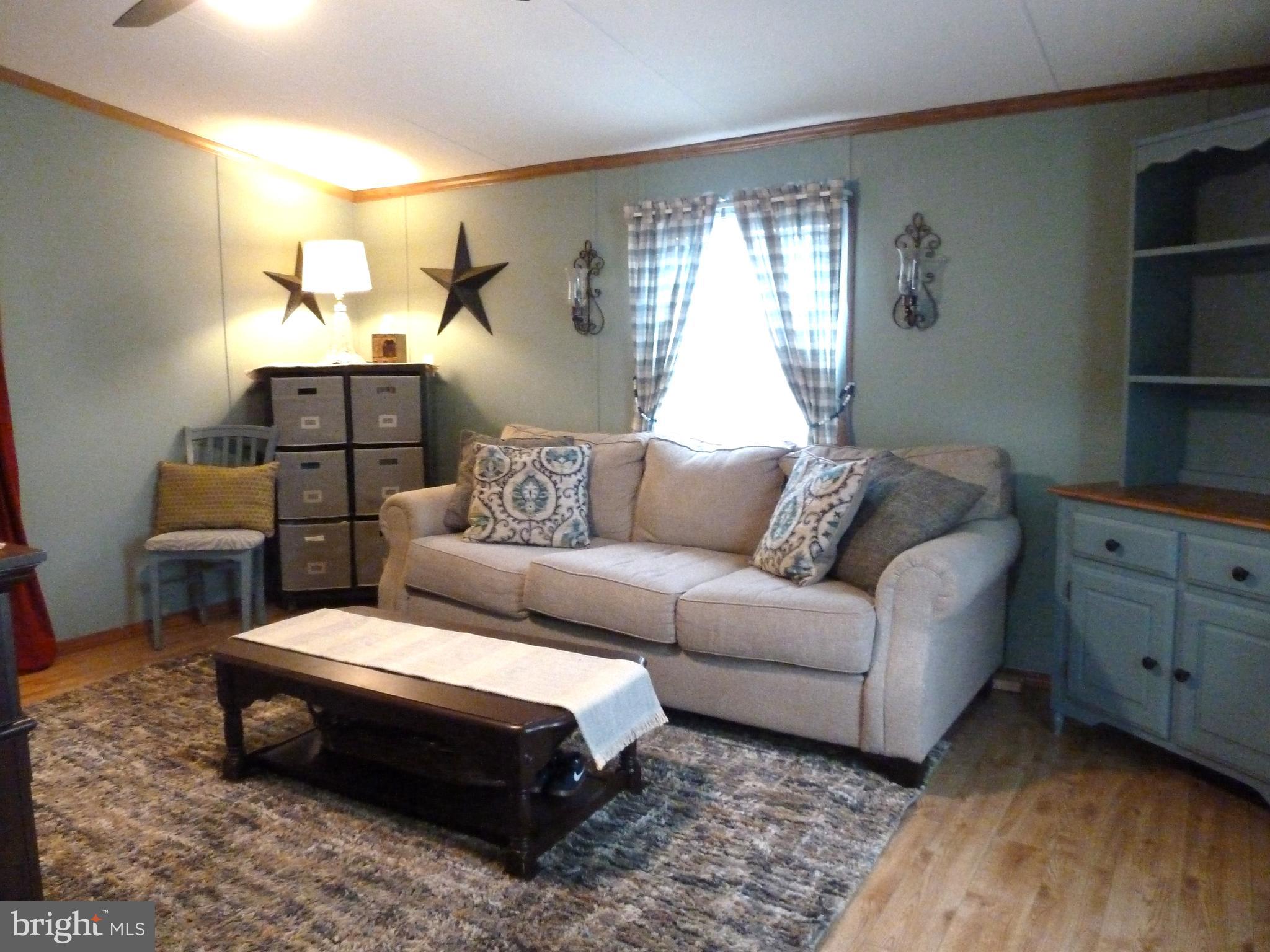 16902 Alcott Road Hagerstown, MD 21740 - Photo 23 of 43 Family Room