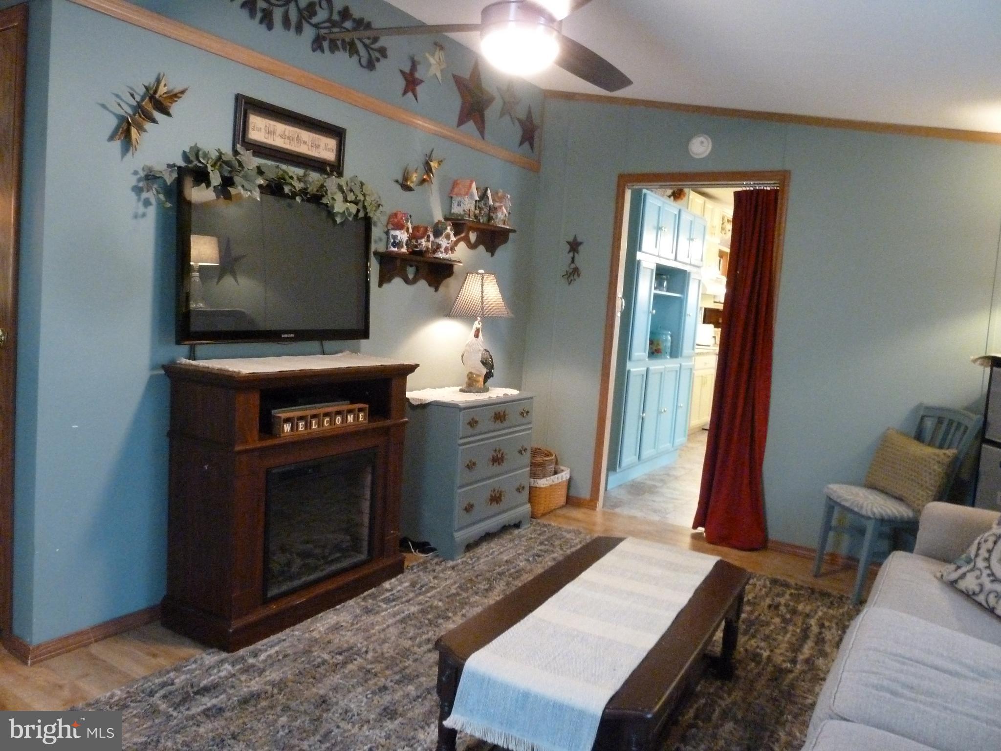 16902 Alcott Road Hagerstown, MD 21740 - Photo 25 of 43 Family Room