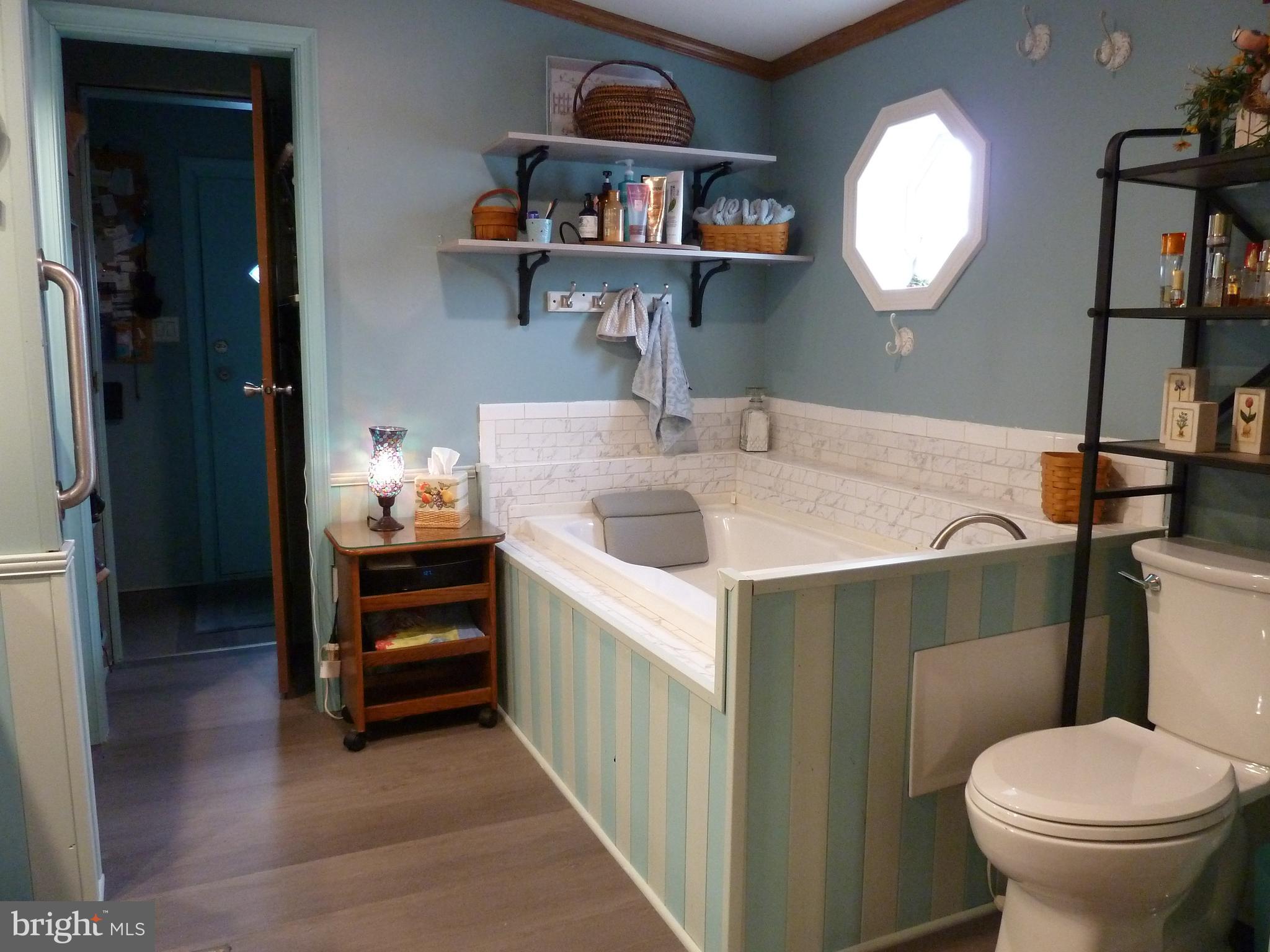 16902 Alcott Road Hagerstown, MD 21740 - Photo 28 of 43 Primary Bath