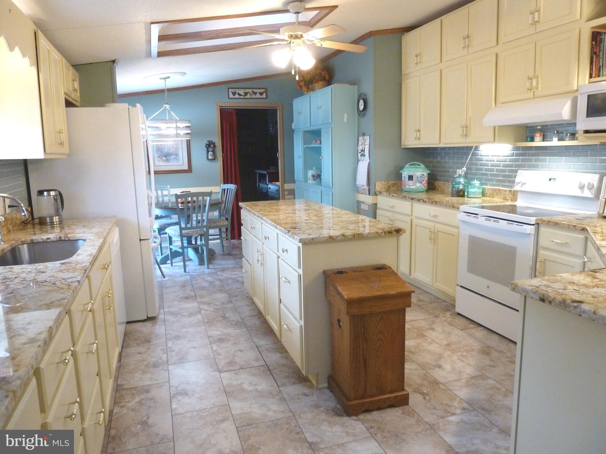 16902 Alcott Road Hagerstown, MD 21740 - Photo 7 of 43 Kitchen
