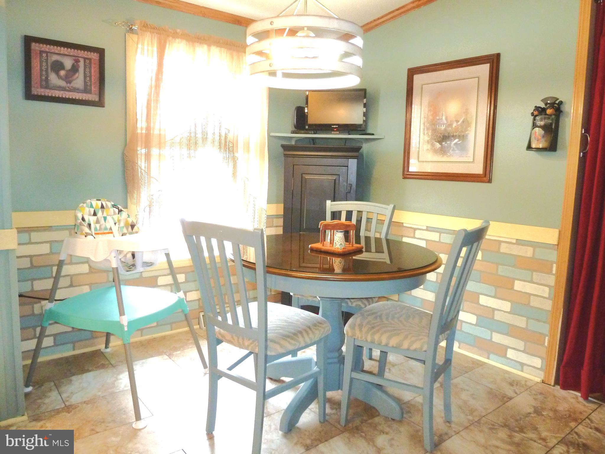 16902 Alcott Road Hagerstown, MD 21740 - Photo 9 of 43 Breakfast Nook