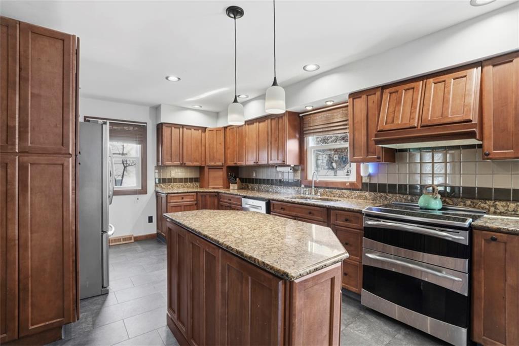 805 Timber Trail Oakdale, PA 15071 - Photo 11 of 44