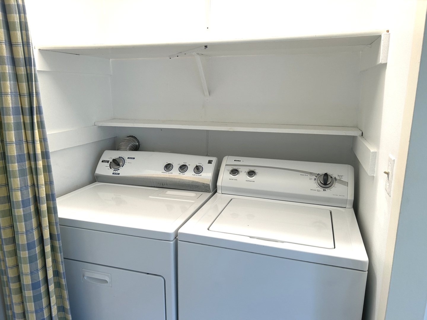 1776 Hassell Road Hoffman Estates, IL 60169 - Photo 14 of 23 a utility room with dryer and washer