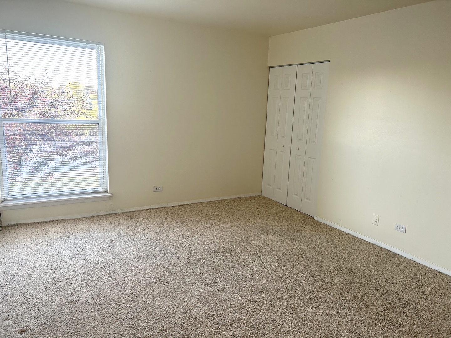 1776 Hassell Road Hoffman Estates, IL 60169 - Photo 19 of 23 an empty room with windows