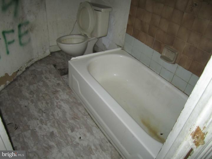6311 Reedland Street Philadelphia, PA 19142 - Photo 7 of 8 Gallery Image 7