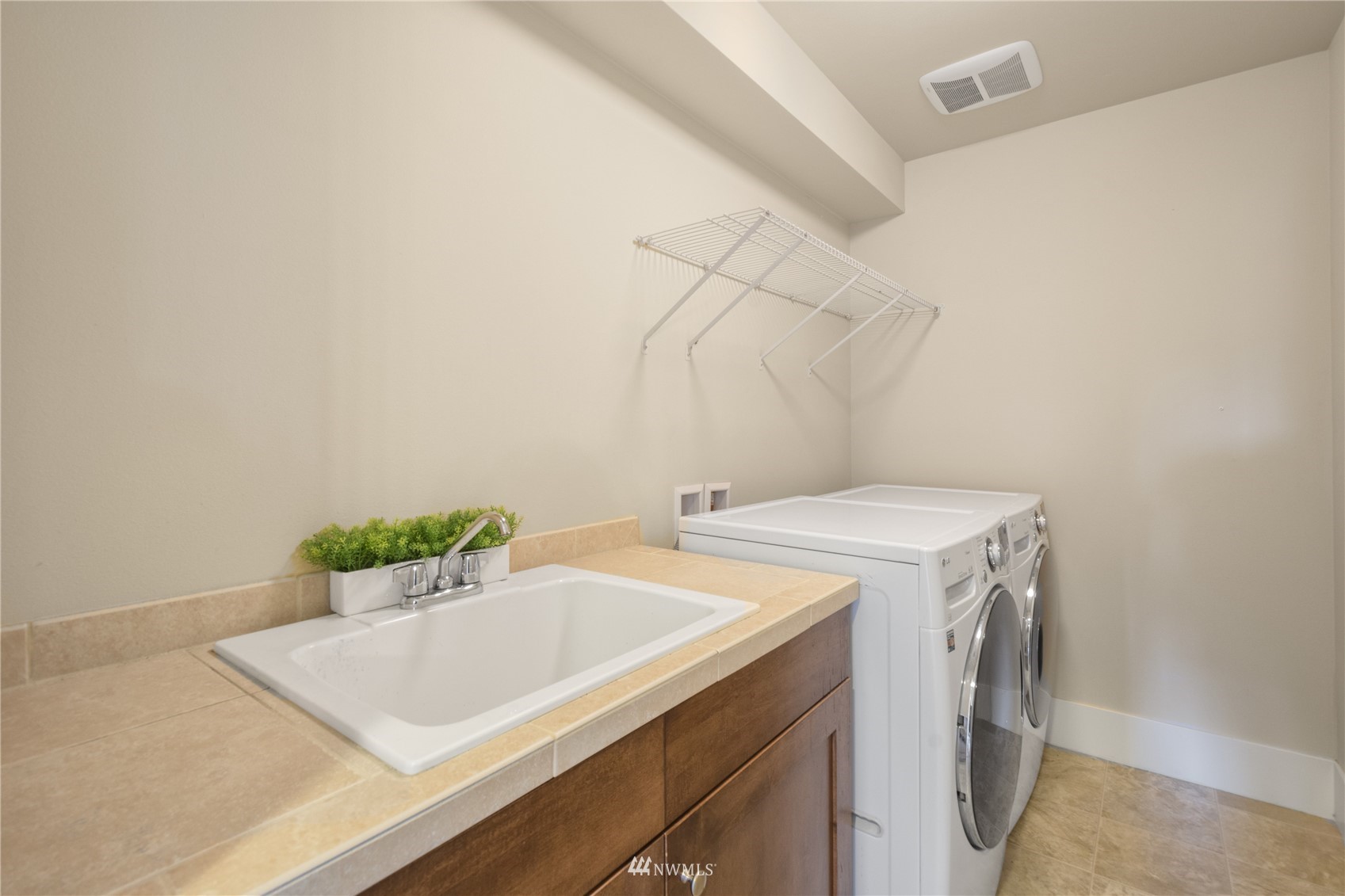 5120 Northeast 11th Court Renton, WA 98059 - Photo 26 of 31 Gallery Image 26