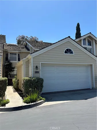 $5,400 | 451 Medford Court, Unit 102, Long Beach, CA 90803