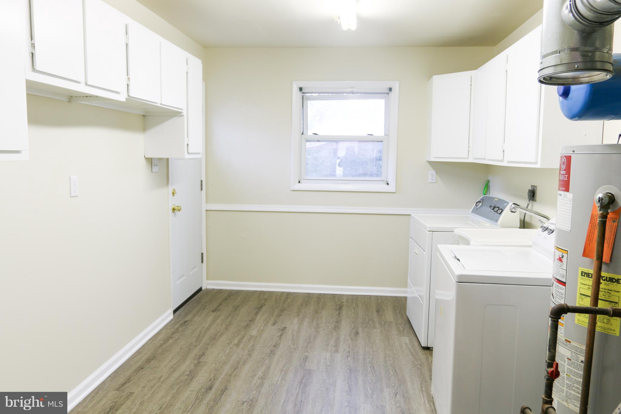 912 Fall Ridge Way Gambrills, MD 21054 - Photo 9 of 31 Over sized laundry room/Utility room.