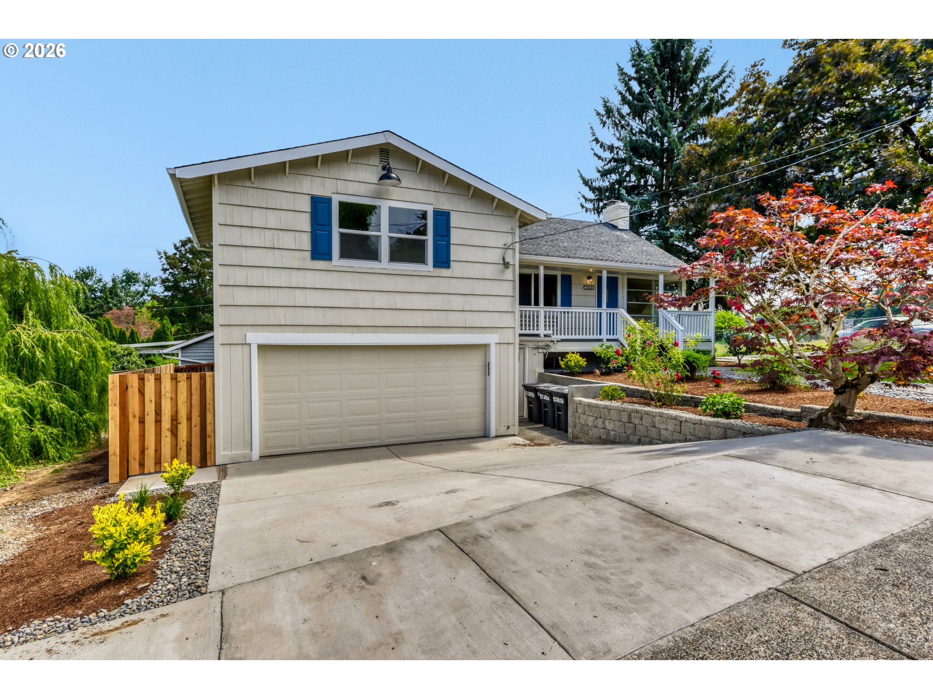 10244 Southwest 40th Avenue Portland, OR 97219 - Photo 4 of 38