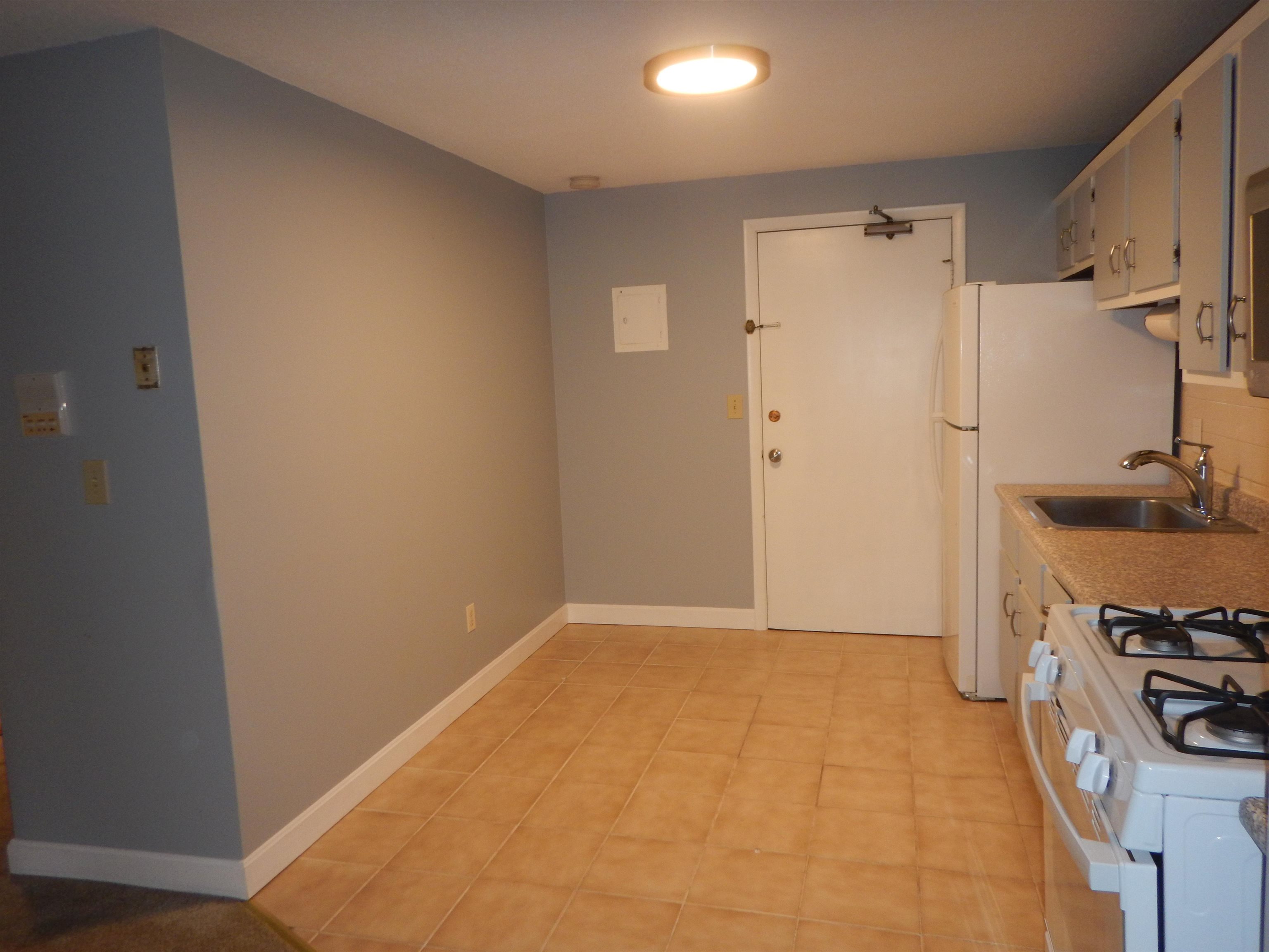 136 Mammoth Road, Unit 628 Hooksett, NH 03106 - Photo 11 of 22