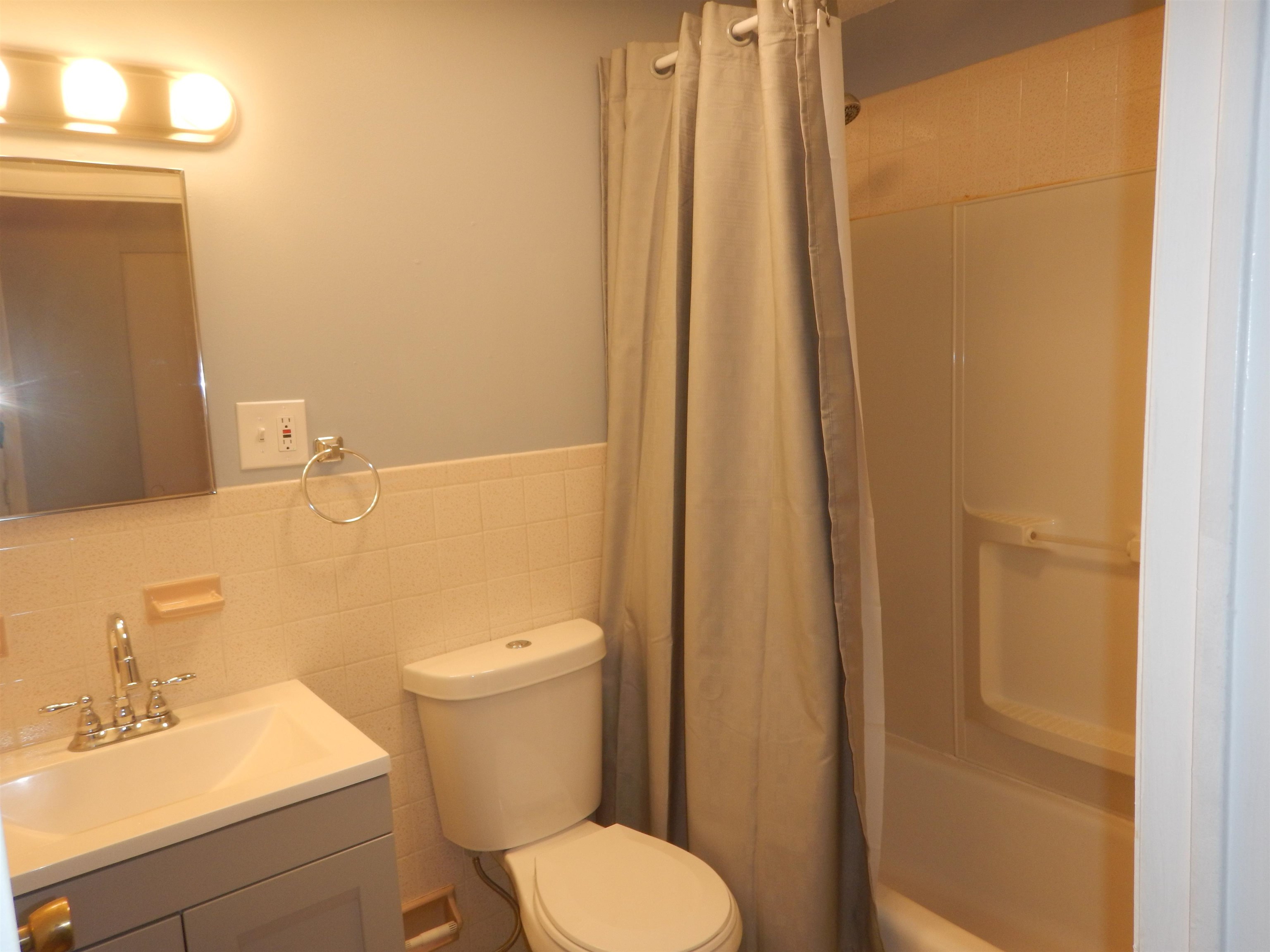 136 Mammoth Road, Unit 628 Hooksett, NH 03106 - Photo 16 of 22