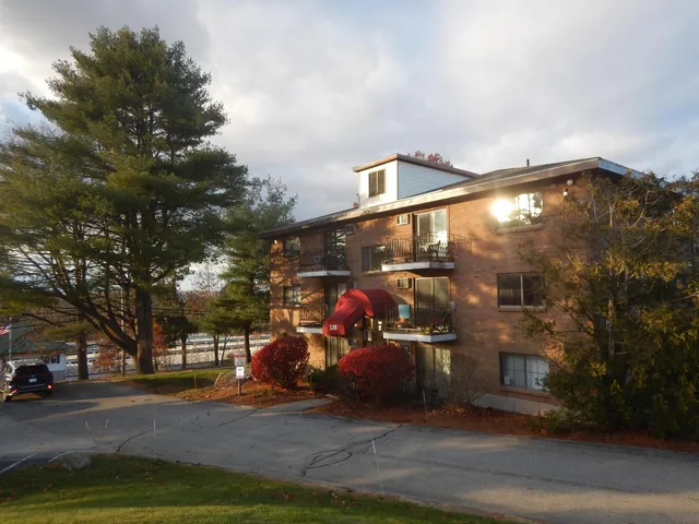 $175,000 | 136 Mammoth Road, Unit 628, Hooksett, NH 03106