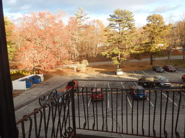 $175,000 | 136 Mammoth Road, Unit 628, Hooksett, NH 03106