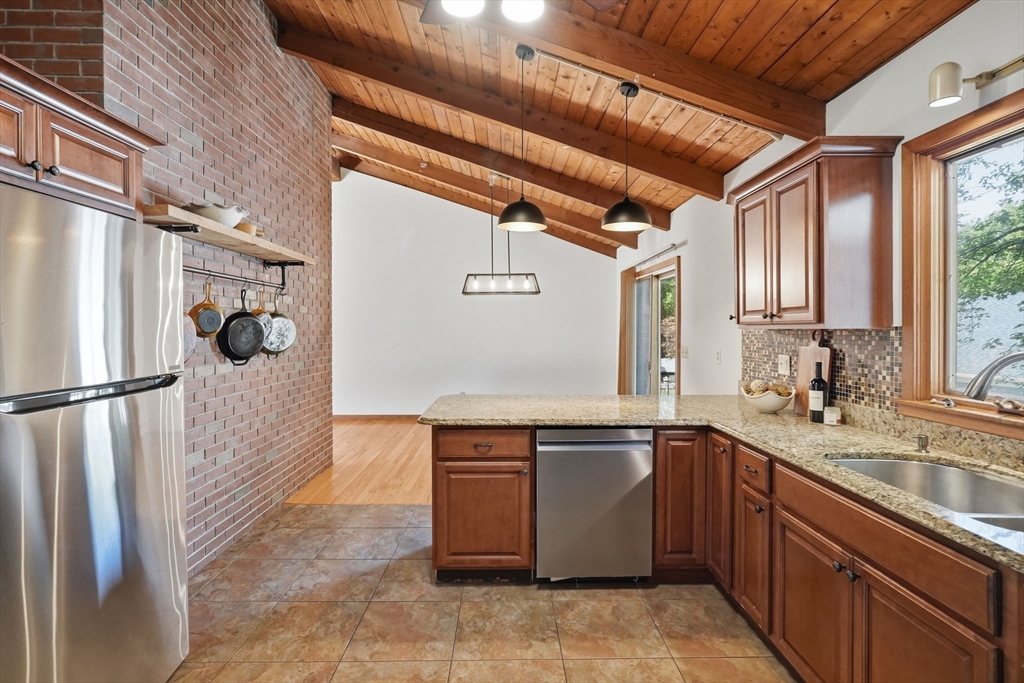 26 Causeway Street Hudson, MA 01749 - Photo 9 of 42